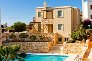 Προς παράταση έξι μηνών ο νόμος για τα αυθαίρετα